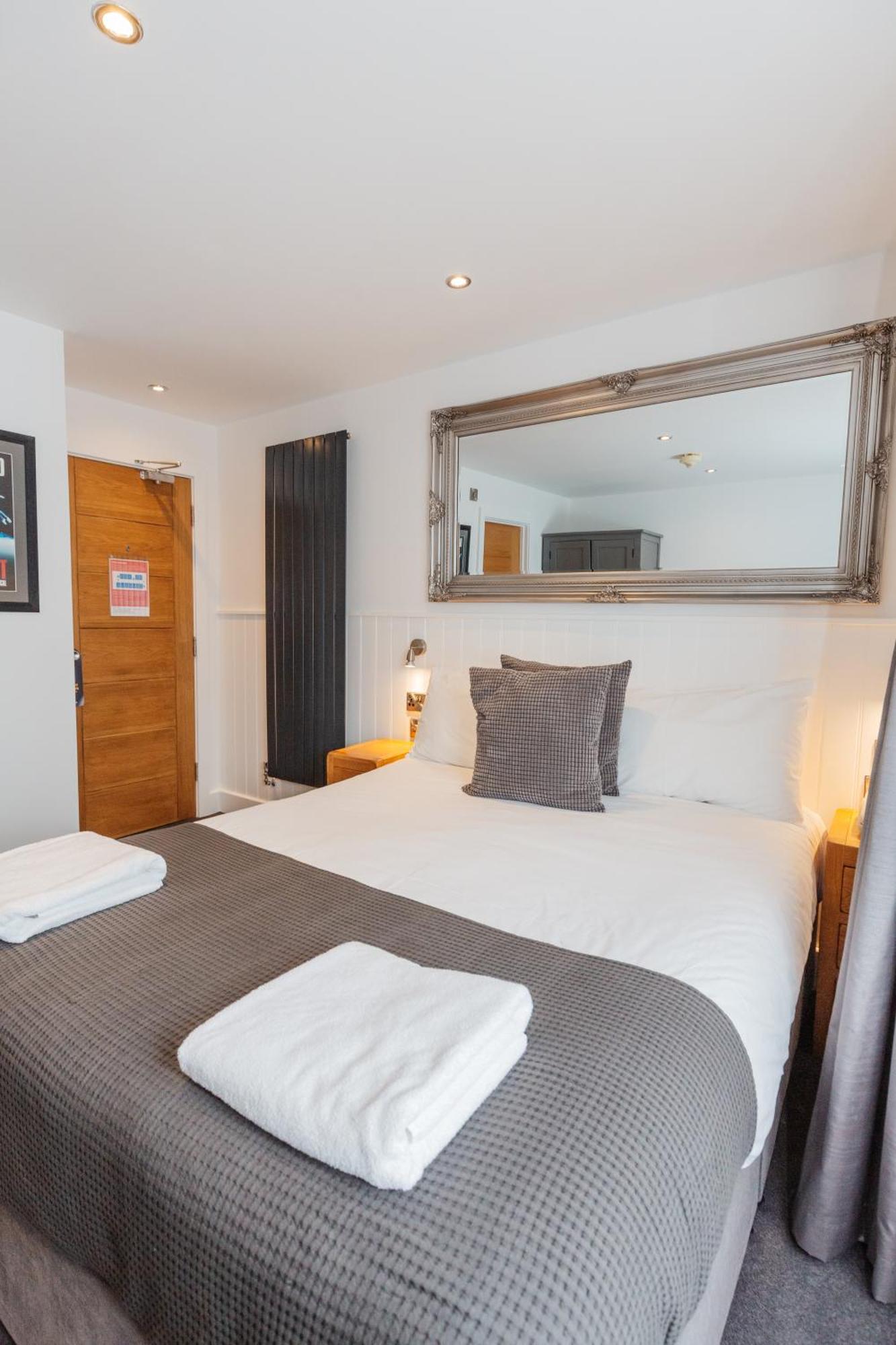 Carlton Ilfracombe